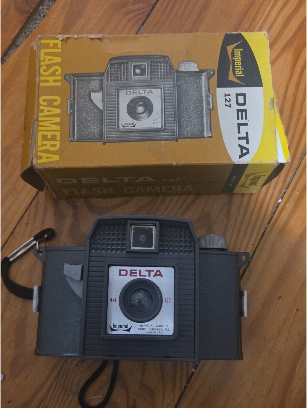 Rare Vintage Delta 127 Imperial Flash Camera With Box